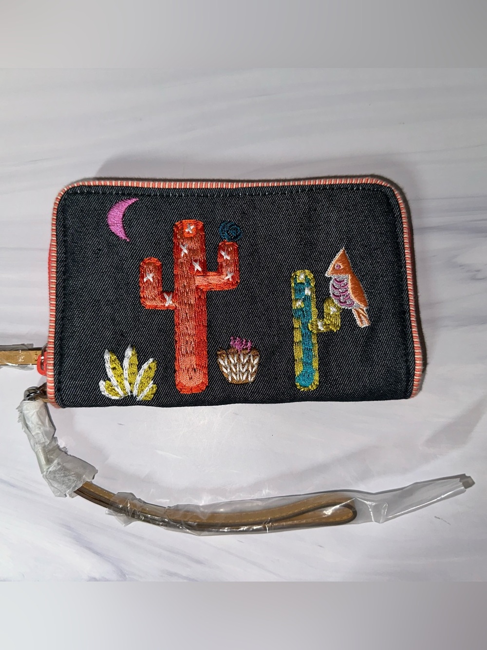 Vera Bradley RFID grab & go wristlet embroidered Desert Cardinals NEW